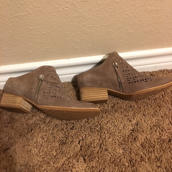 Mules - Picture 4 of 7